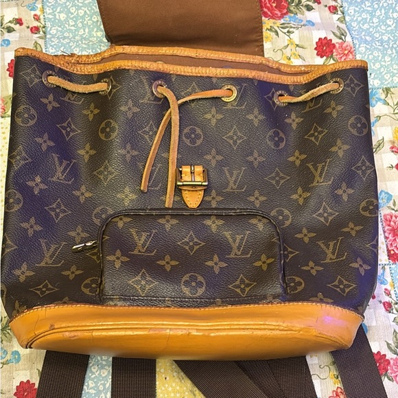 Louis Vuitton medium backpack. - Picture 3 of 5